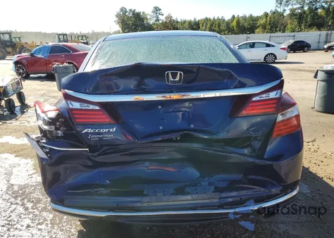 2017 Honda Accord Lx z USA, uszkodzony, nr VIN 1HGCR2F37HA208674